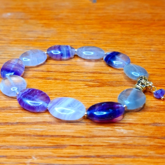 NWT Lavishing Fluorite with gold accents Stretch Bracelet - Picture 2 of 3